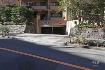 駐車場の出入り口