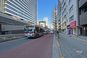 敷地北側の前面道路