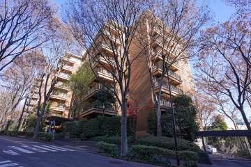 広尾ガーデンヒルズイーストヒルC棟の外観（南西側から）