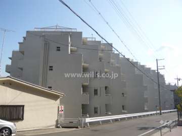 宝塚パインクレストの外観（西側から）