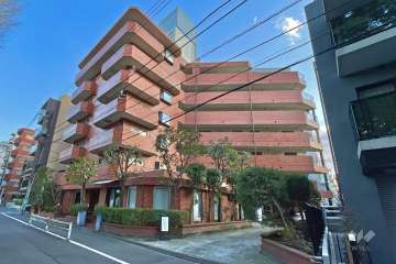 ライオンズマンション千駄ヶ谷の外観（北側から）