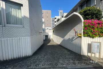 駐車場の出入り口