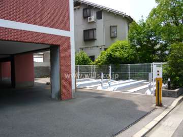 敷地内駐車場（屋外）