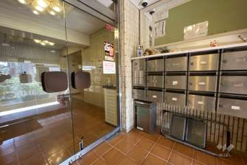 エントランスはオートロック付きです。