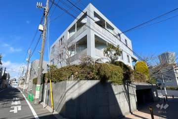 松濤パークマンションの外観（南側から）