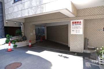 駐車場の出入り口