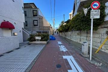 敷地北西側の前面道路