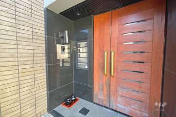 エントランスはオートロック付きです。