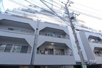 代々木いずみマンションの外観(西側から)