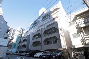 代々木いずみマンションの外観(南側から)