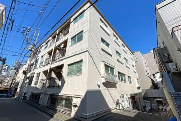 代々木パールハイツの外観（南西側から）