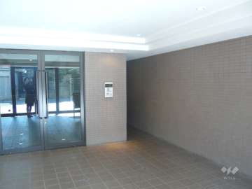 エントランスホール（オートロック付き）