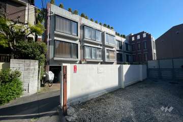 タウンハウス元代々木ポイントの外観（南西側から）