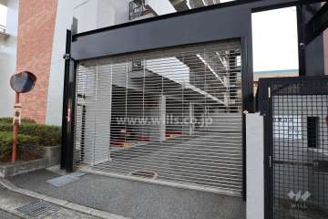 駐車場の出入り口