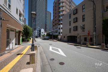 敷地北側の前面道路