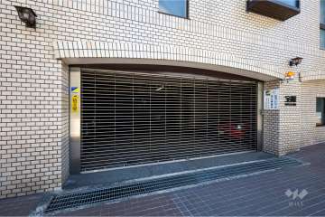 駐車場の出入口（リングシャッター付き）