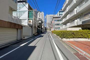 敷地南西側の前面道路