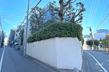 カルム原宿の外観（北西側から）