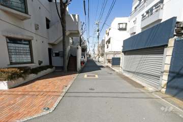 敷地北東側前面道路