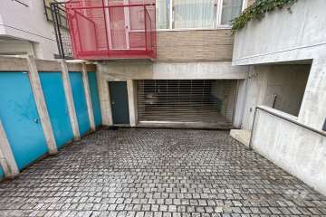 敷地内駐車場（リングシャッター付き）