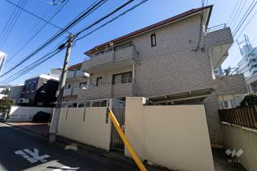 メイゾン初台の外観（北西側から）