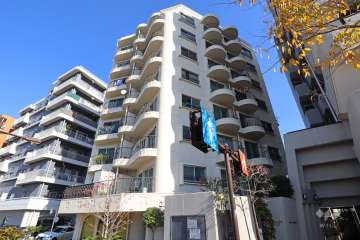 シャンボール代々木の外観(南西側から)