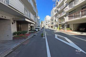 敷地北側の前面道路