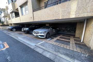 敷地内駐車場（屋内平面式）