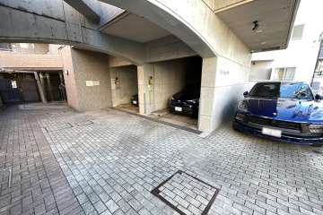 敷地内駐車場（屋外平面式・屋内機械式）