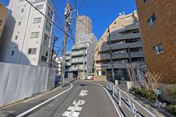 敷地北側前面道路