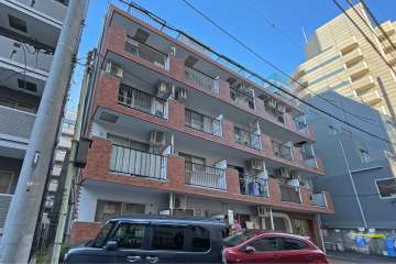 美和プラザ新宿の外観（南側から）