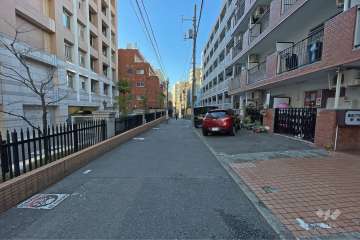 敷地南東側の前面道路