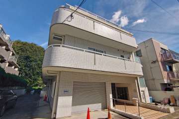 セルベコート笹塚の外観（南西側から）