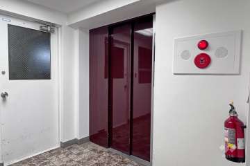 共用のエレベーター