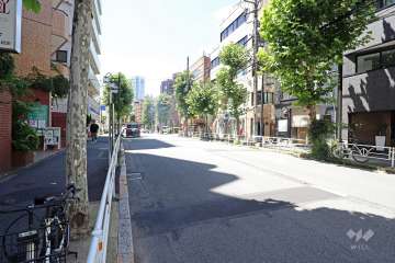 敷地北側の前面道路
