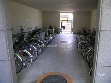 屋内にある駐輪場