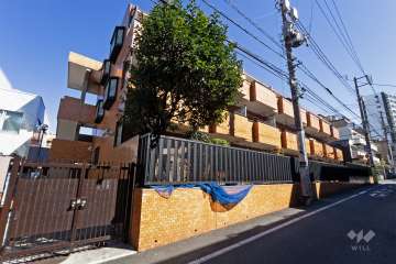 ニックハイム初台第１の外観(西側から)