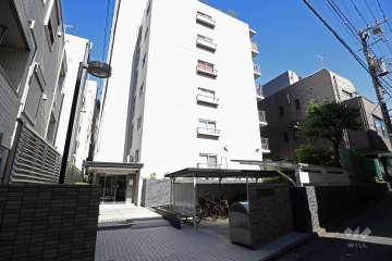 メゾン代々木の外観(南東側から）