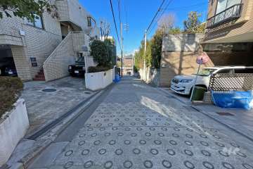 敷地北側の前面道路 