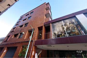 シャーレー原宿の外観（北西側から）