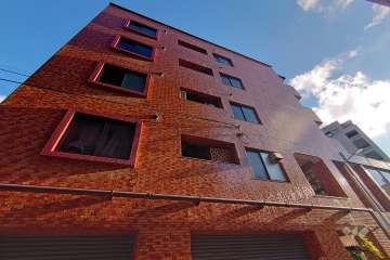 シャーレー原宿の外観（北東側から）