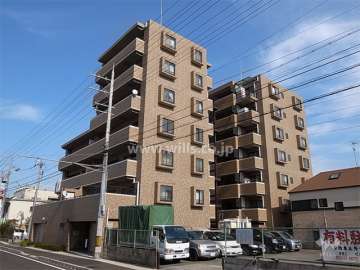 ライオンズマンション武庫之荘の外観（南西側から）