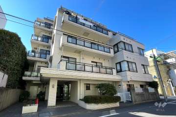 マートルコート代々木八幡の外観（北東側から）