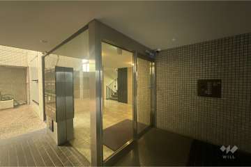 エントランスはオートロック付きです。