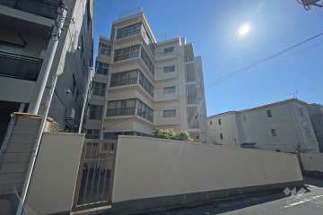 代々木台マンションの外観（南西側から）