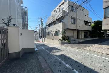 敷地南西側の前面道路