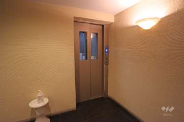 共用のエレベーター