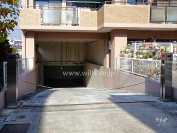 駐車場の出入り口