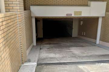 駐車場の出入り口