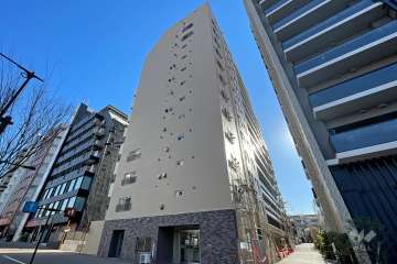 初台中央マンションの外観（北側から）